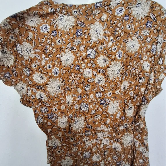 Old Navy Midi Wrap Dress Floral - Picture 4 of 12